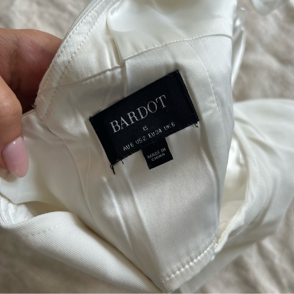 Bardot Corset Crop Top with Zippered Back and Cup Support - Picture 4 of 4